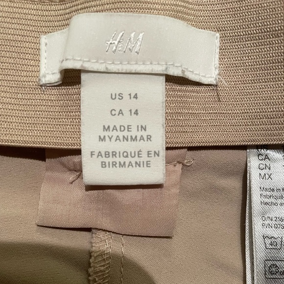 H&M khakis. Women’s - Picture 3 of 4